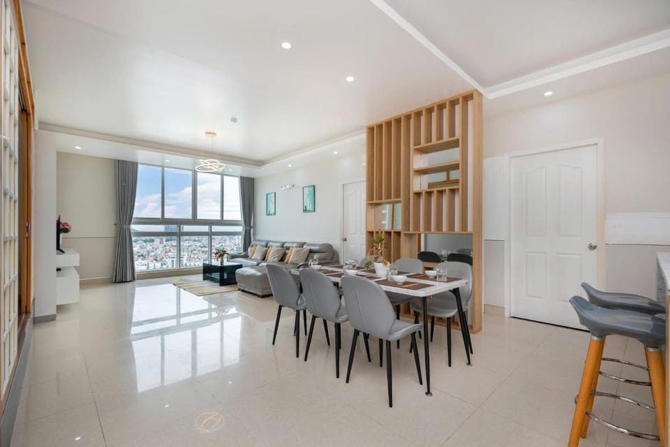 Living room, Seating area, Dining area