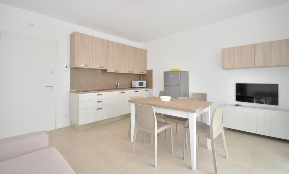 Kitchen or kitchenette, Living room, Dining area
