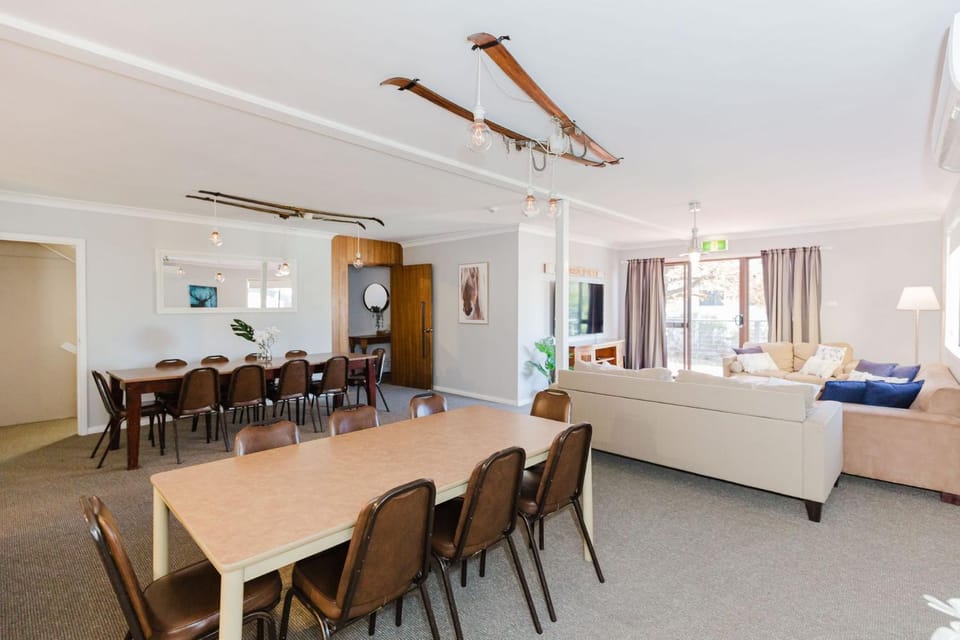 Blizzard Bunny Lodge 43 Gippsland Street House in Jindabyne