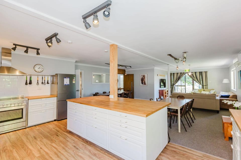 Blizzard Bunny Lodge 43 Gippsland Street House in Jindabyne