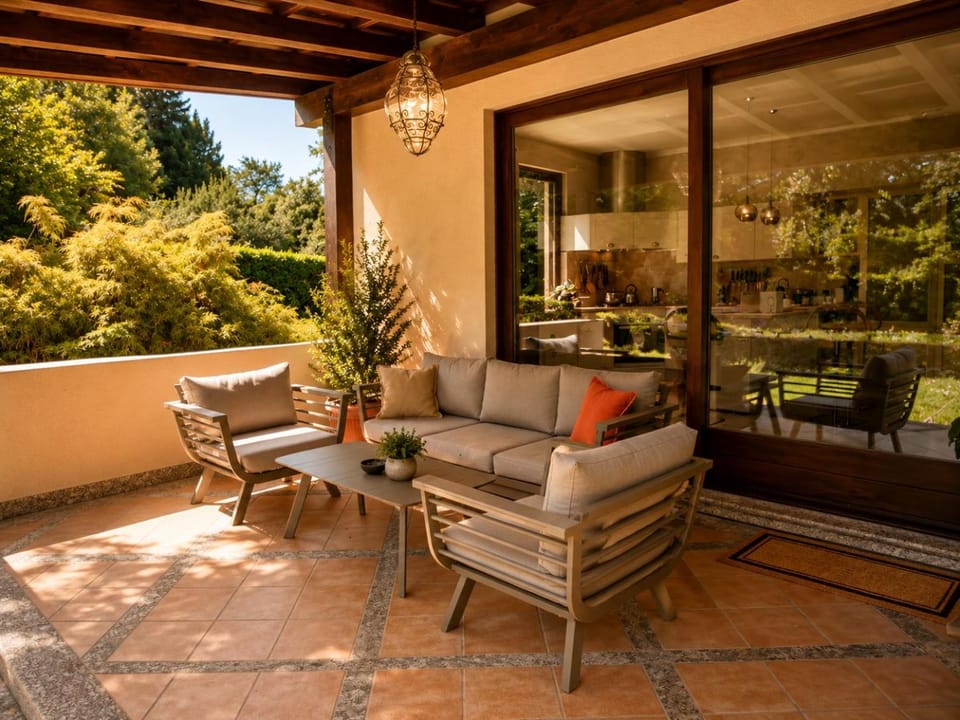Patio, Day, Garden, View (from property/room), Balcony/Terrace, Seating area, Dining area, Garden view
