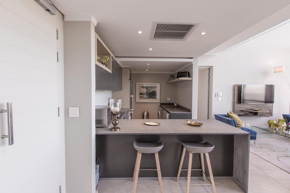 Sandton Penthouse, 4 Bedroom Apartment in Sandton