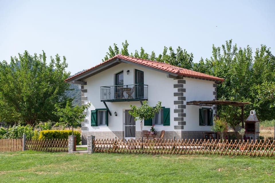 Property building, Natural landscape, Garden, Garden view