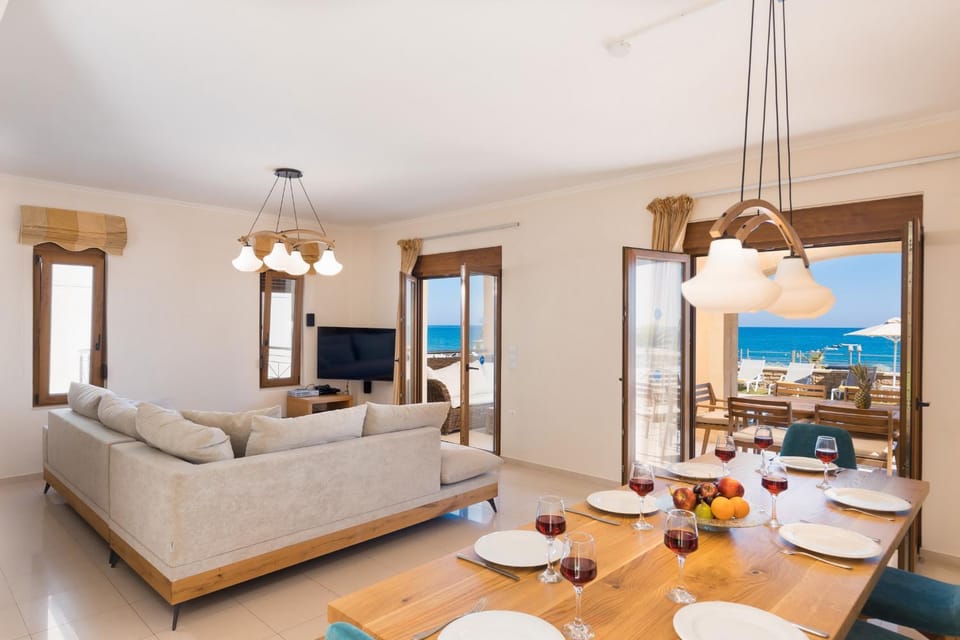 TV and multimedia, Living room, Dining area, Sea view