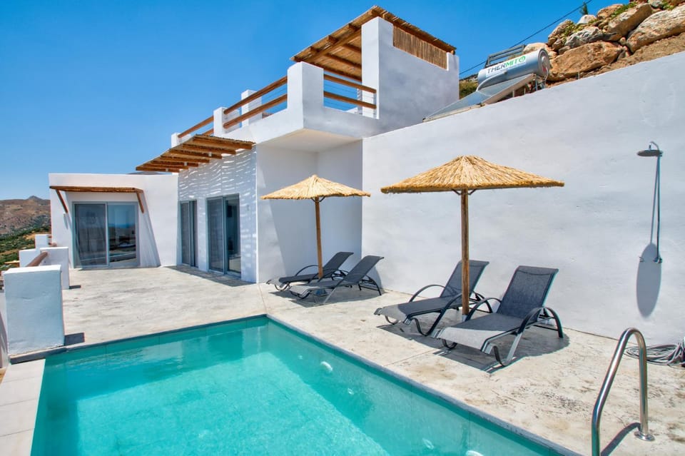 Property building, View (from property/room), Pool view, Swimming pool, sunbed