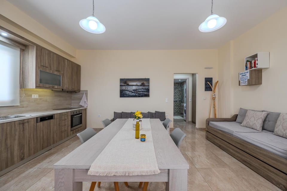 Kitchen or kitchenette, Living room, Seating area, Dining area