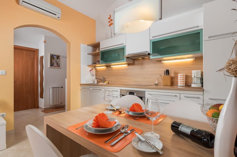 pet friendly, stove, air conditioner