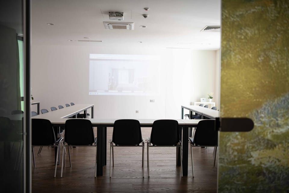 Meeting/conference room