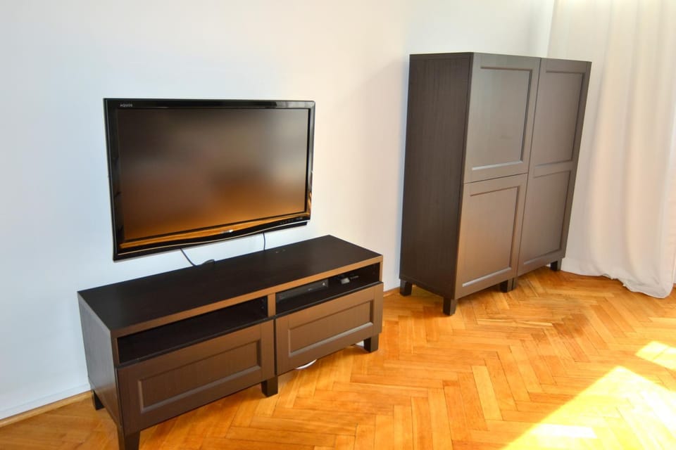 Communal lounge/ TV room, TV and multimedia