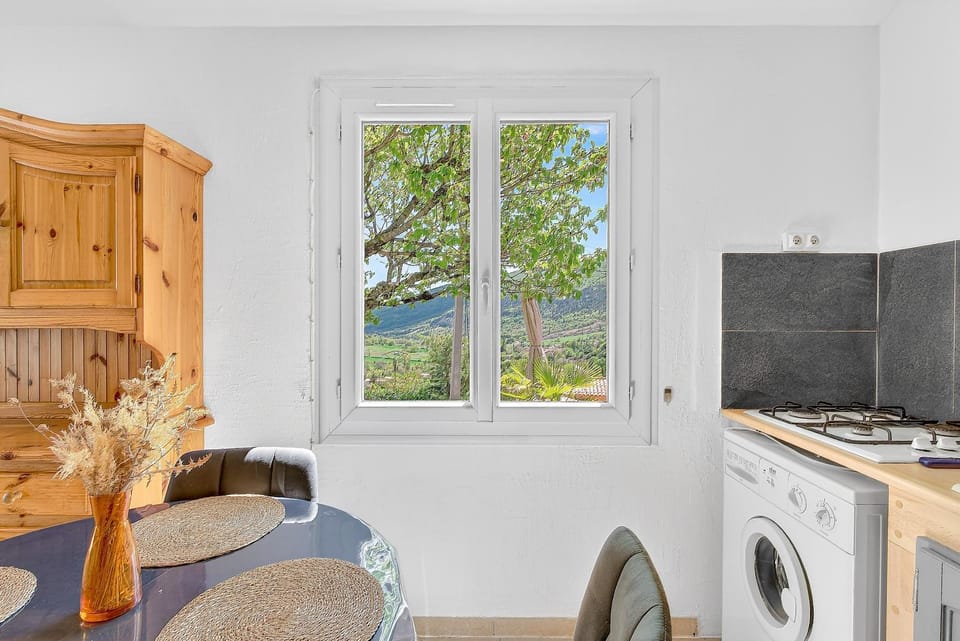 Location Gîte Les Iris House in Provence-Alpes-Côte d'Azur