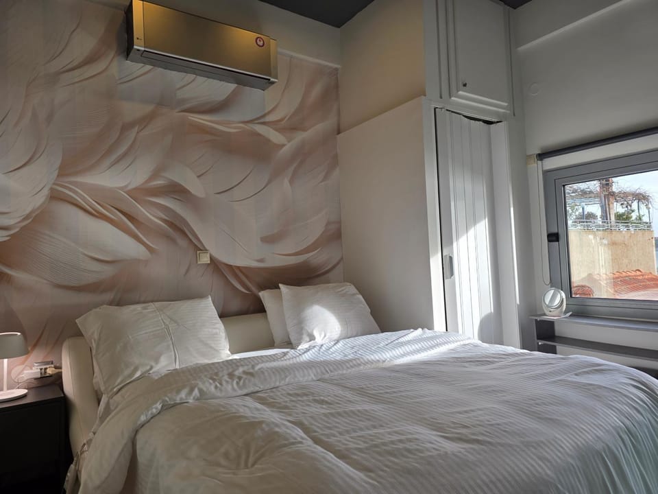 Bed, Photo of the whole room, Bedroom, air conditioner