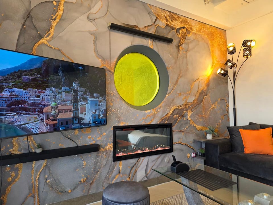 TV and multimedia, Living room, Seating area, Evening entertainment, air conditioner