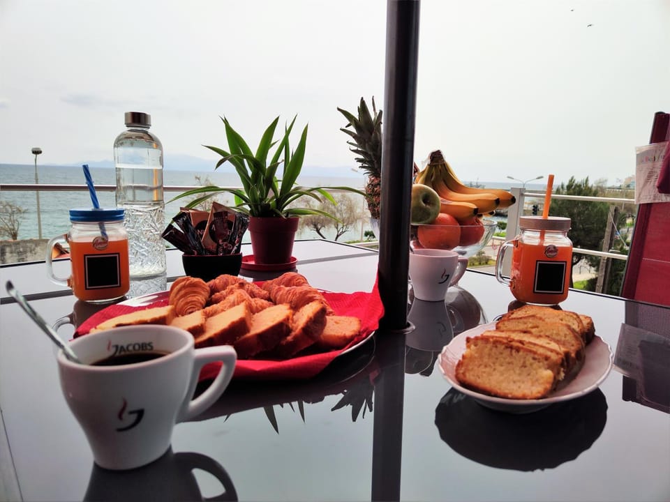Balcony/Terrace, City view, Mountain view, Sea view, Street view