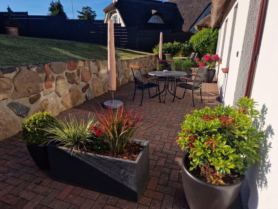 Property building, Balcony/Terrace, Balcony/Terrace