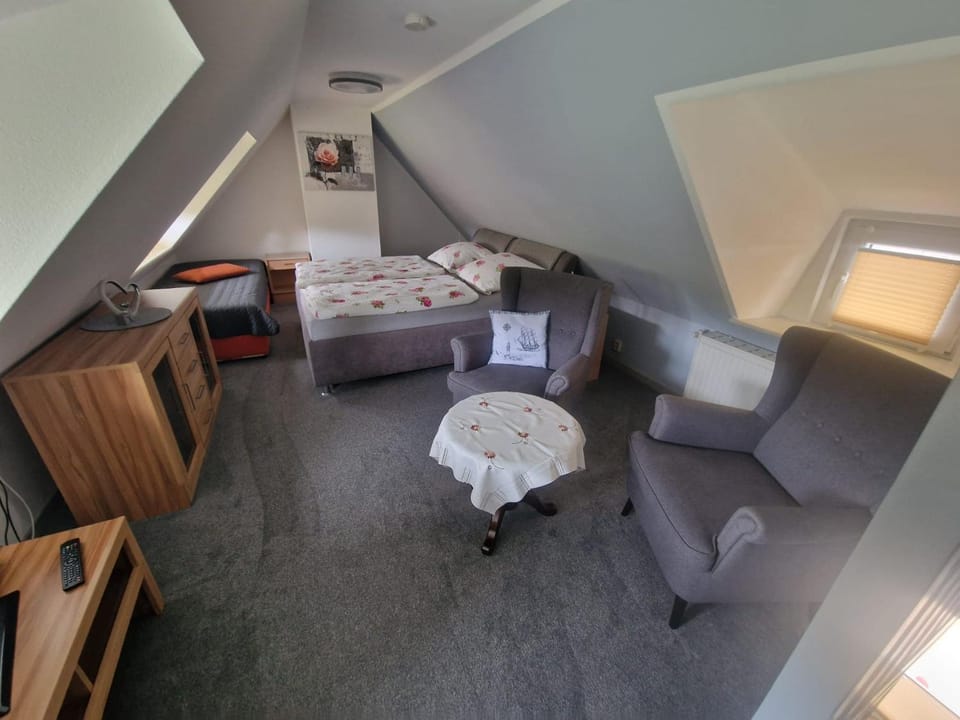Bed, Living room, Bedroom