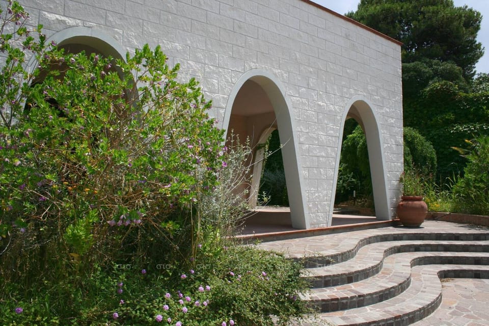 Facade/entrance, Garden