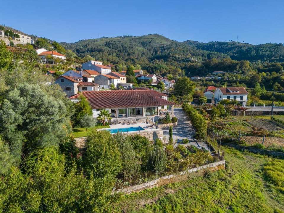 Property building, Bird's eye view, Mountain view