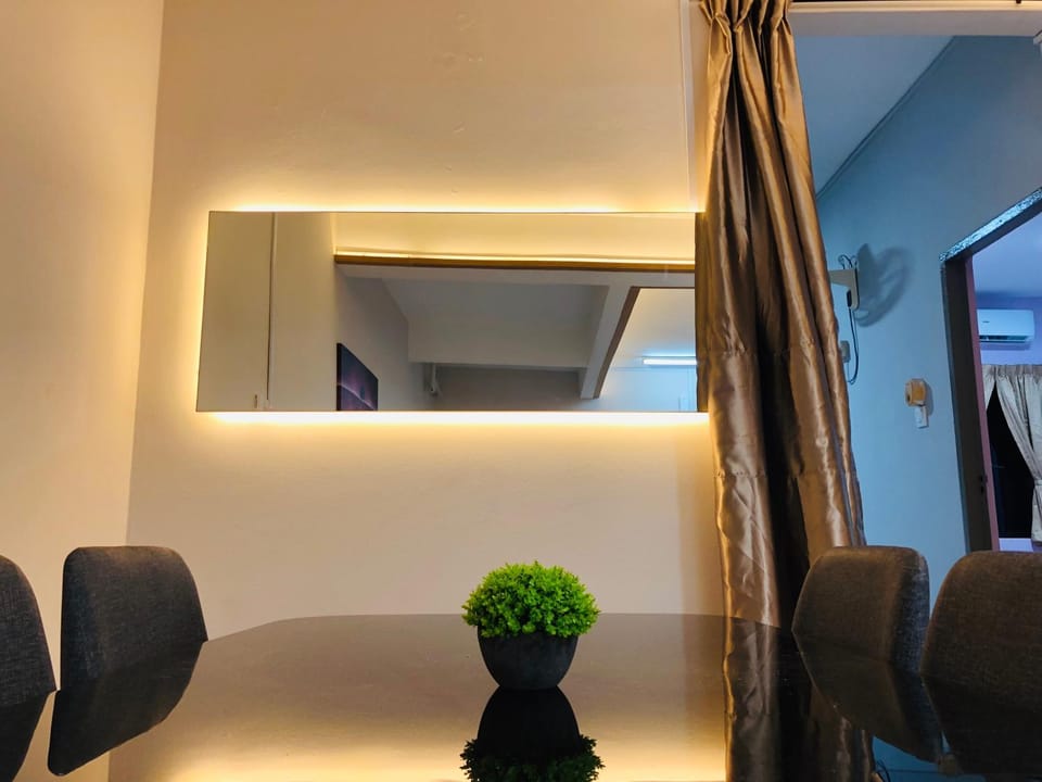 Seating area, Dining area