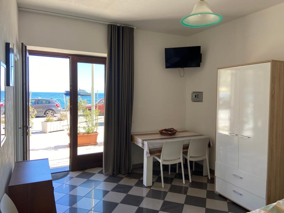 Dining area, Sea view