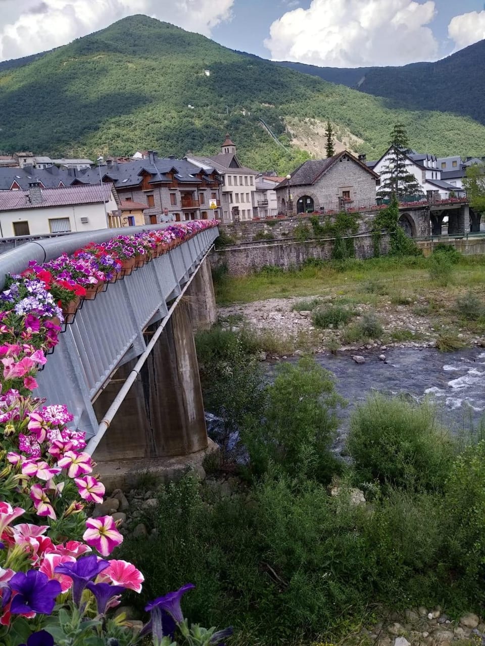 Nearby landmark, Natural landscape