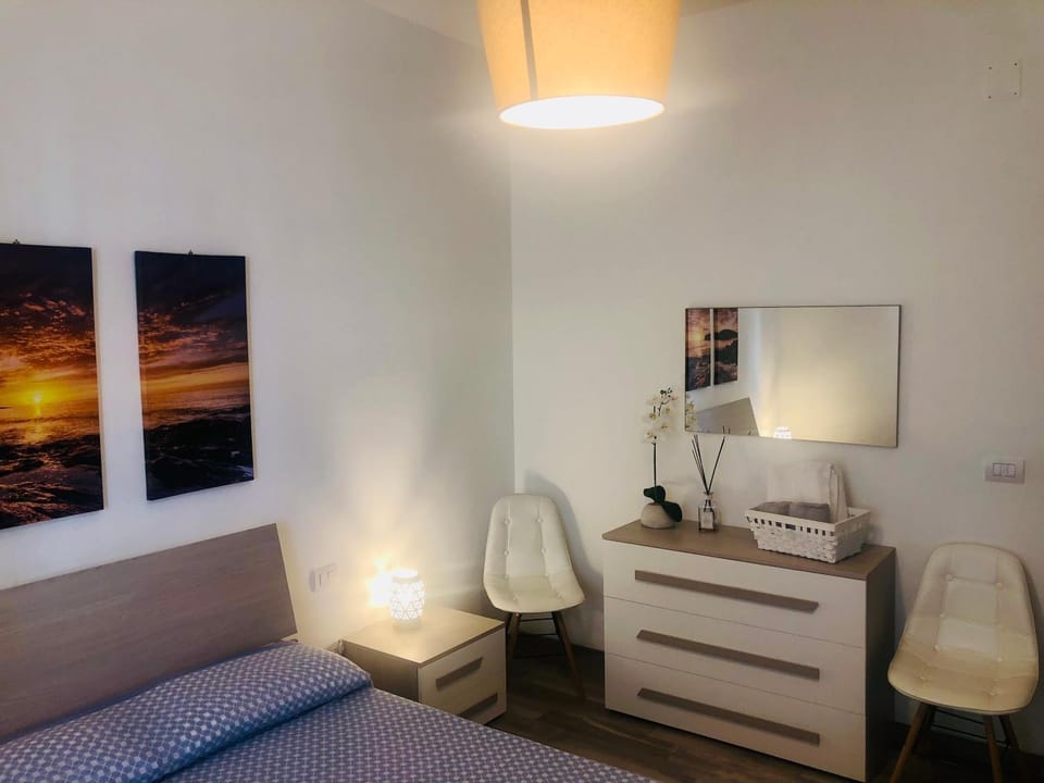 Bed, Photo of the whole room, Bedroom, hair dresser