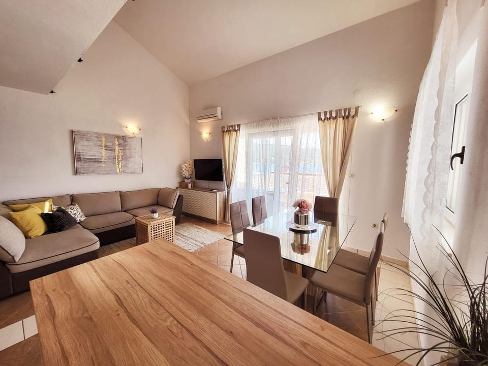 Apartmani Mikulić Apartment hotel in Split-Dalmatia County