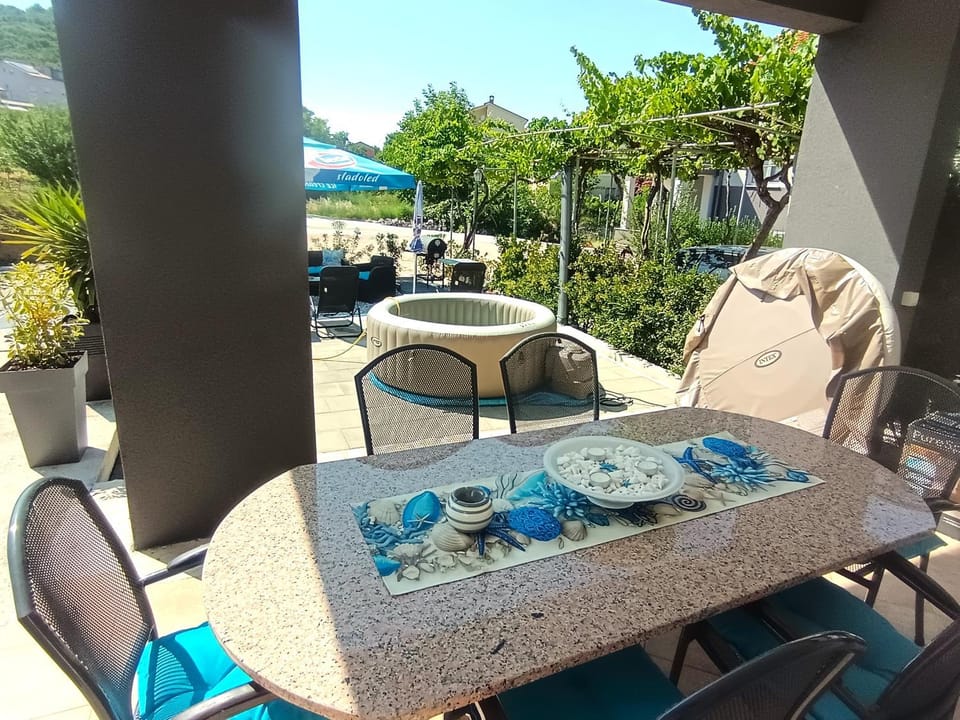 Apartman Mira i Denis Apartment in Supetarska Draga