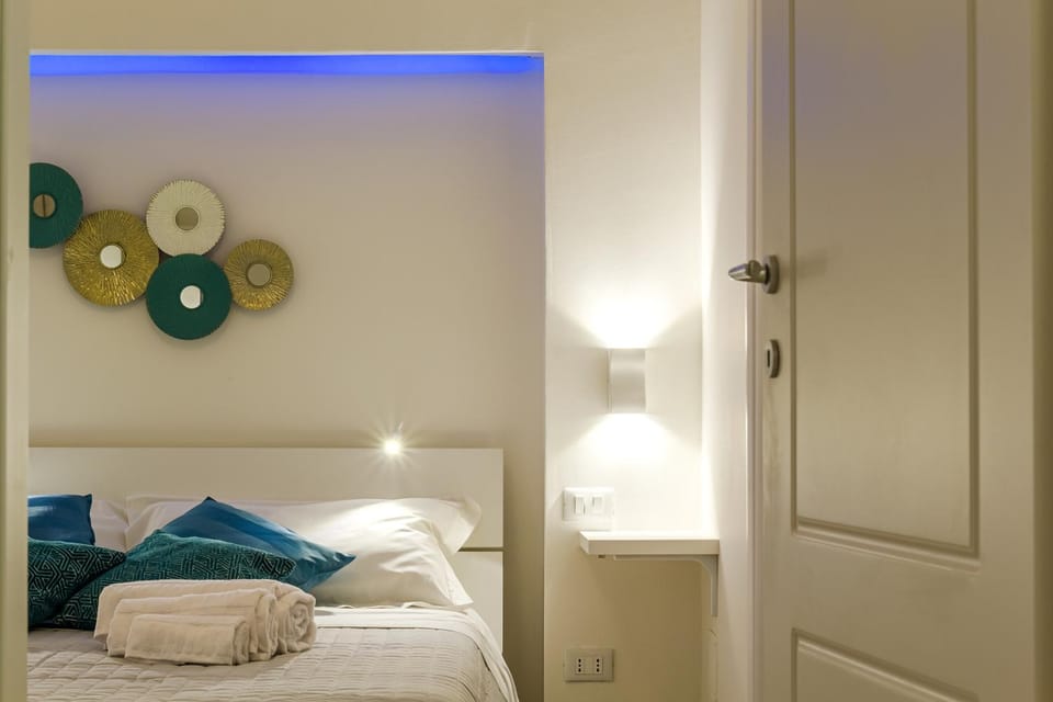 Bed, Photo of the whole room, Bedroom, towels, wardrobe