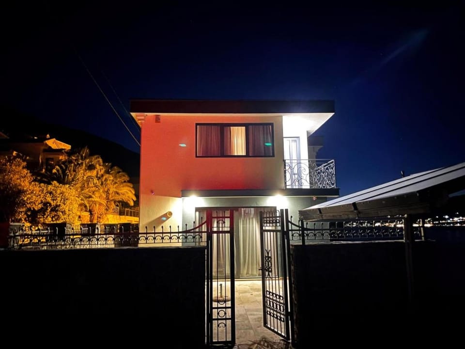 Beachfront villa Pearl of Adria Villa in Kotor Municipality