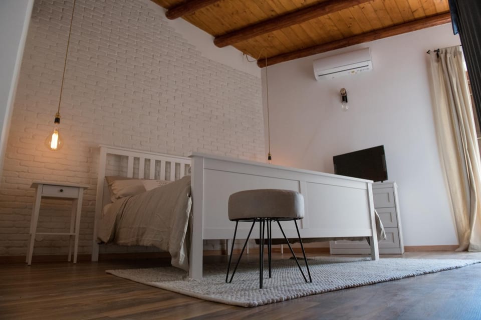 Bed, TV and multimedia