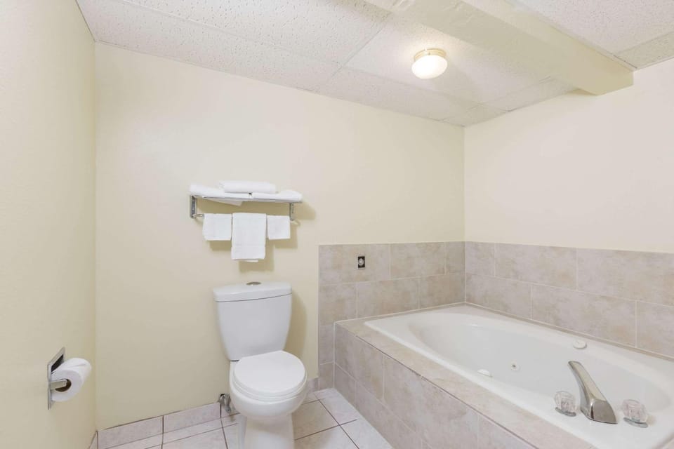 Bathroom, Photo of the whole room, On site