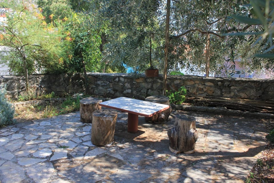 Location, children, Family