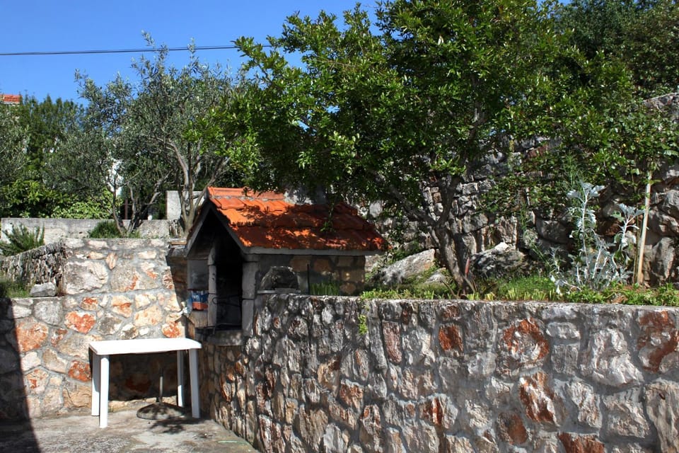 Location, children, Family