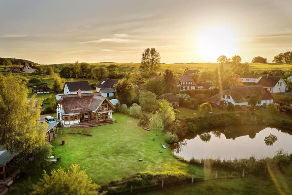 Fachwerkhaus am Bodden mit Sauna, großen Garten, Teich Villa in Mecklenburg-Vorpommern, Germany