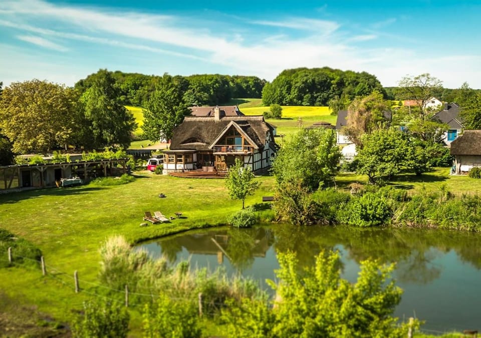 Fachwerkhaus am Bodden mit Sauna, großen Garten, Teich Villa in Mecklenburg-Vorpommern, Germany