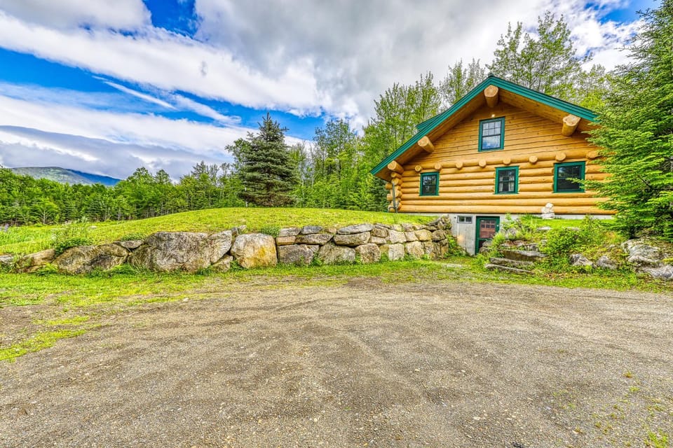 Eaglet Log Home House in Sugar Hill