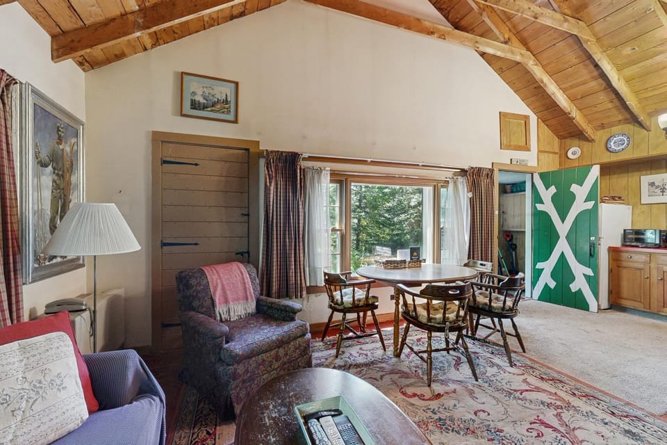 Emmon's Mittersill Village Chalet House in Franconia