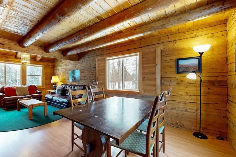 Twin View Log Home House in Twin Mountain
