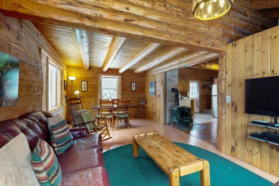 Twin View Log Home House in Twin Mountain