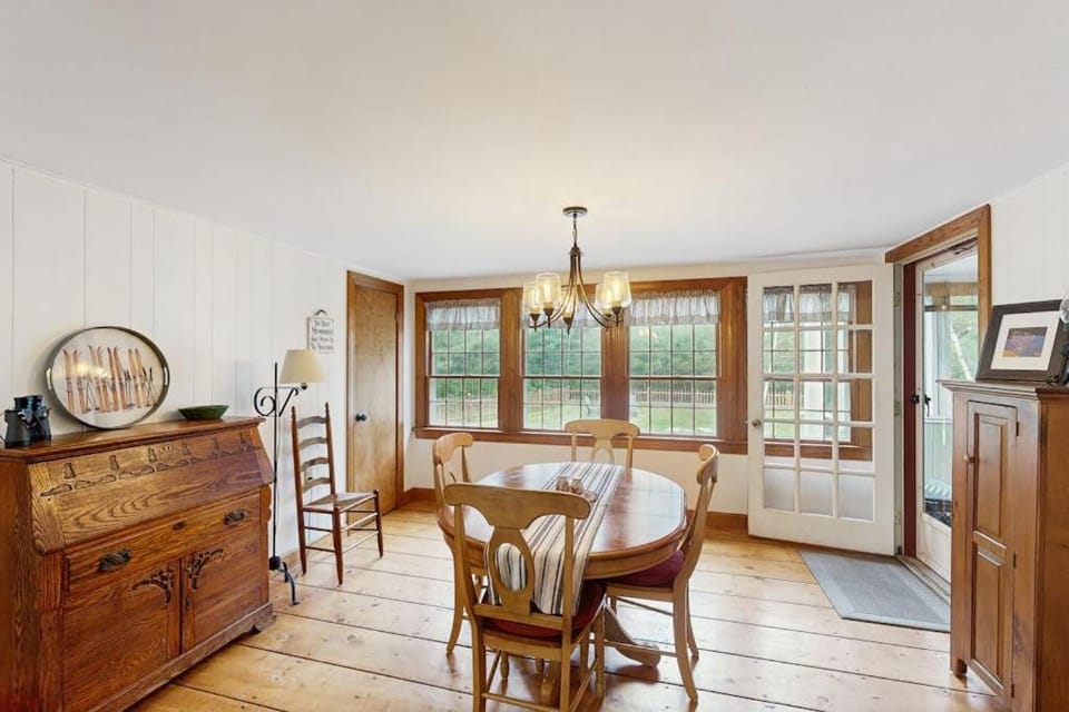 Gingerbread Cottage House in New Hampshire
