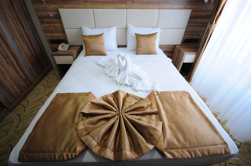 Grand Hekimoğlu HOTELS Bed and Breakfast in Izmir