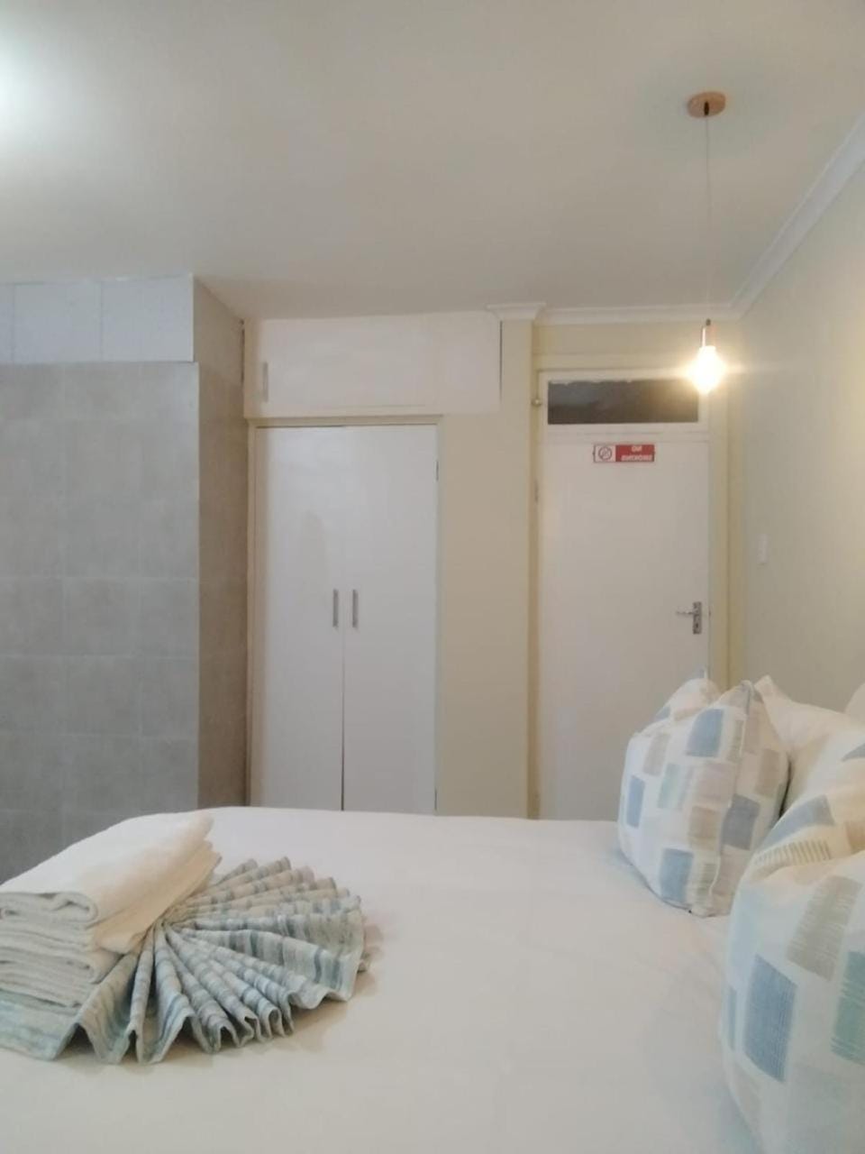 towels, wardrobe