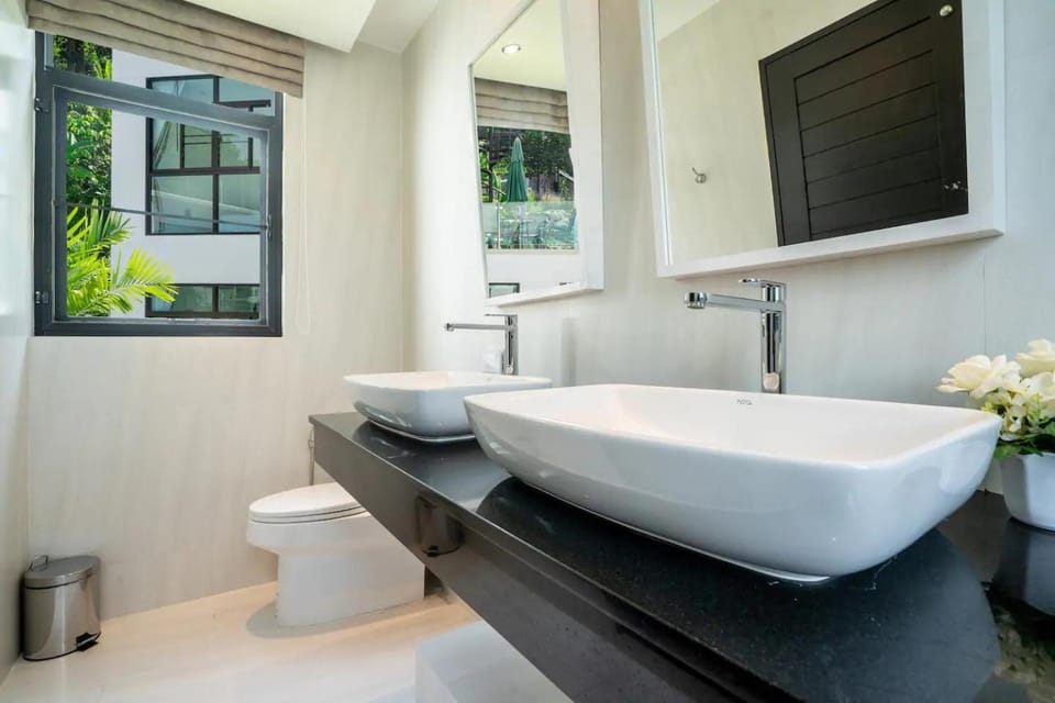 Toilet, Bathroom