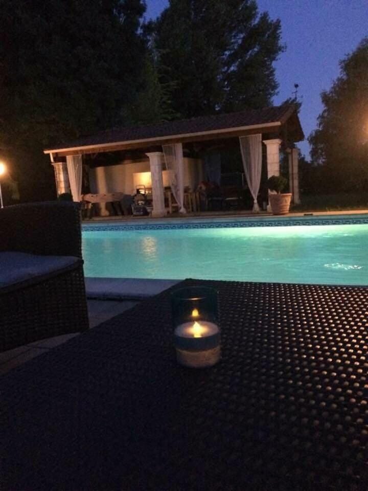Roulotte de Dilou Noisette Nature lodge in Nouvelle-Aquitaine