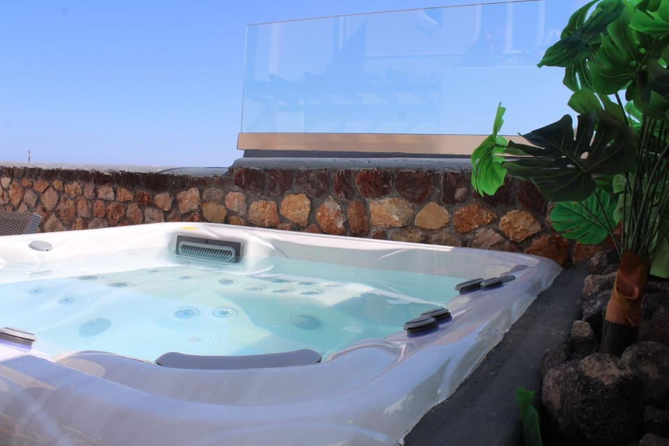 Day, Natural landscape, Hot Tub, Mountain view