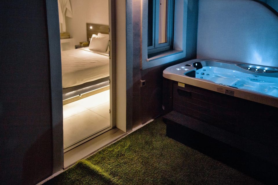 Garden, Hot Tub, Balcony/Terrace, Bedroom