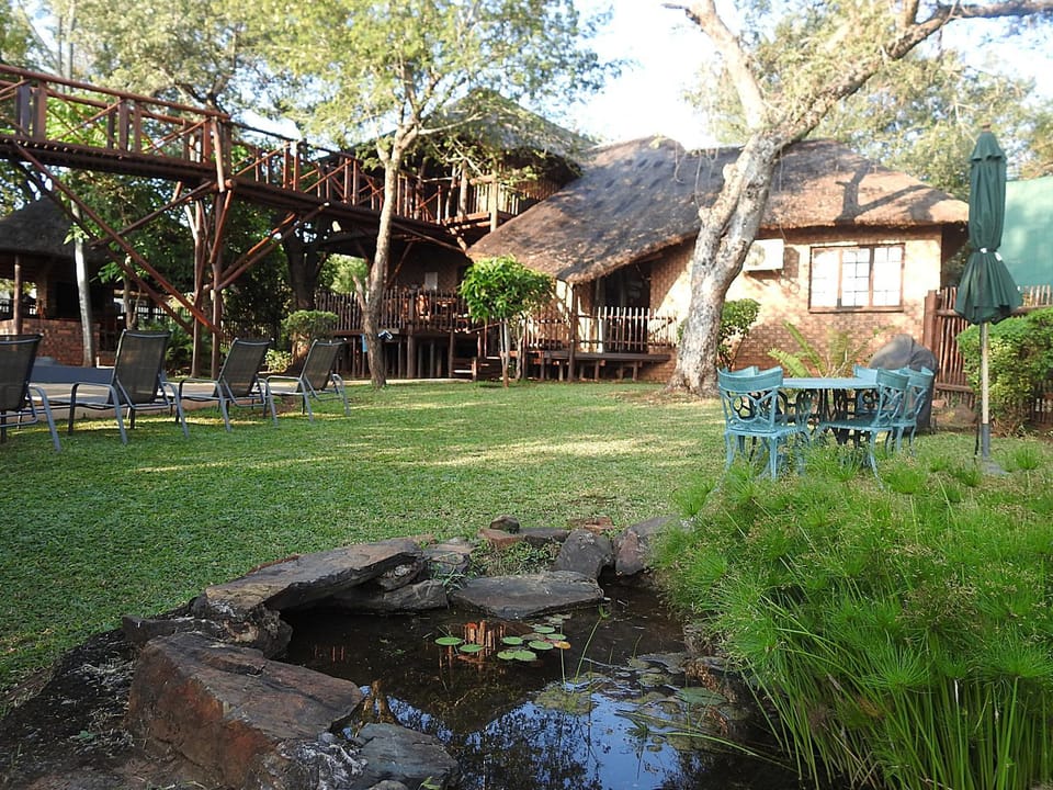 Property building, Balcony/Terrace, Swimming pool