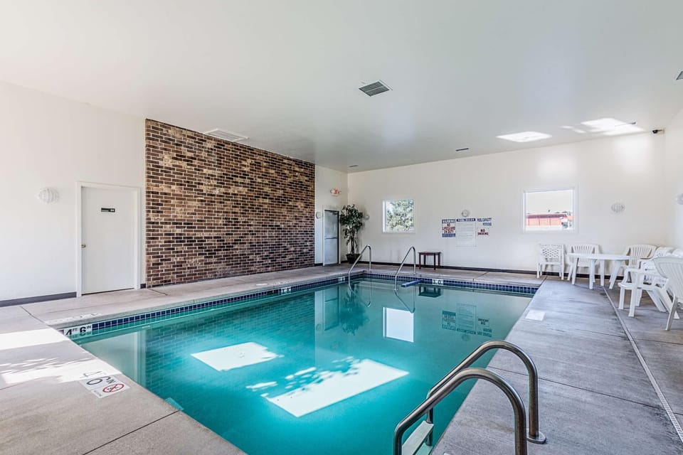 Pool view, Swimming pool, Swimming pool