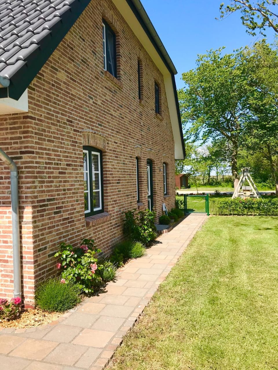 Property building, Garden, Garden view