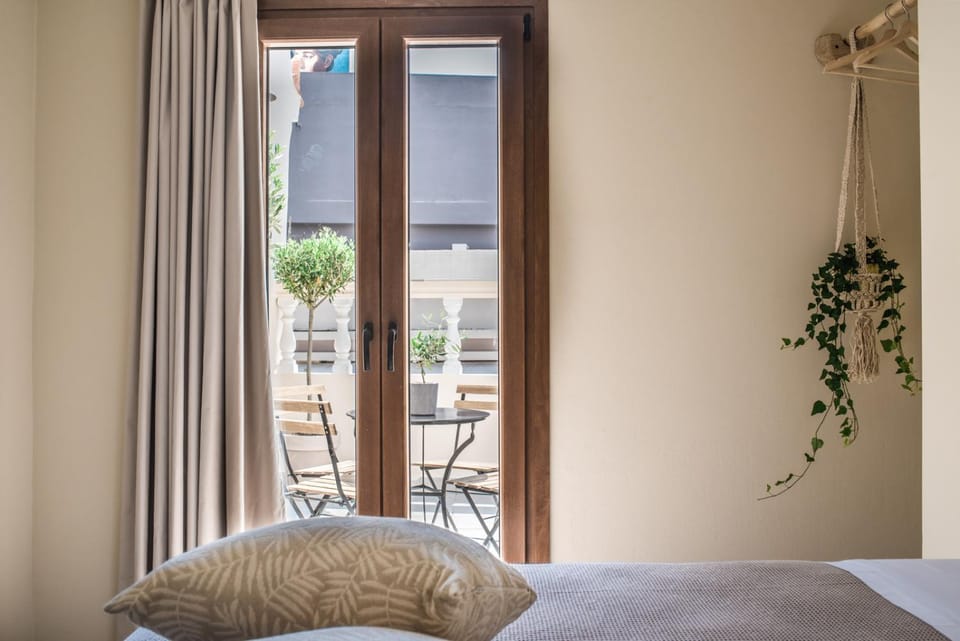 Bed, Balcony/Terrace, Decorative detail, Bedroom